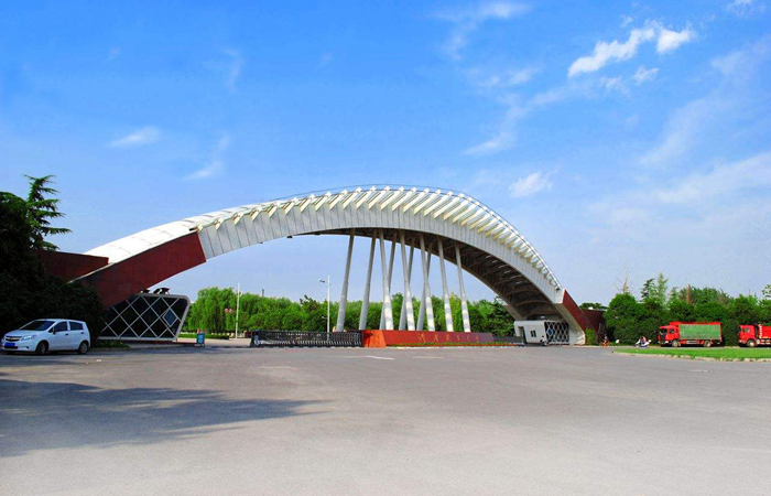 ����������W